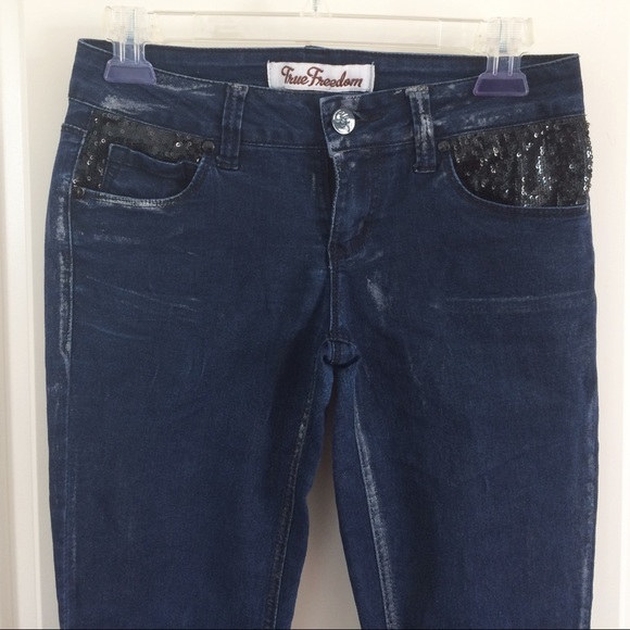 5/$15 True Freedom Dark Blue Jeggings w/ Sequins - Picture 3 of 8